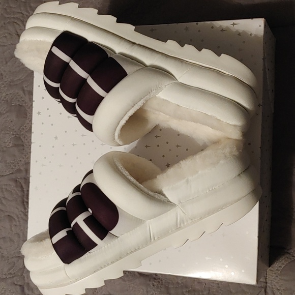 UGG fur platforms - Picture 11 of 13